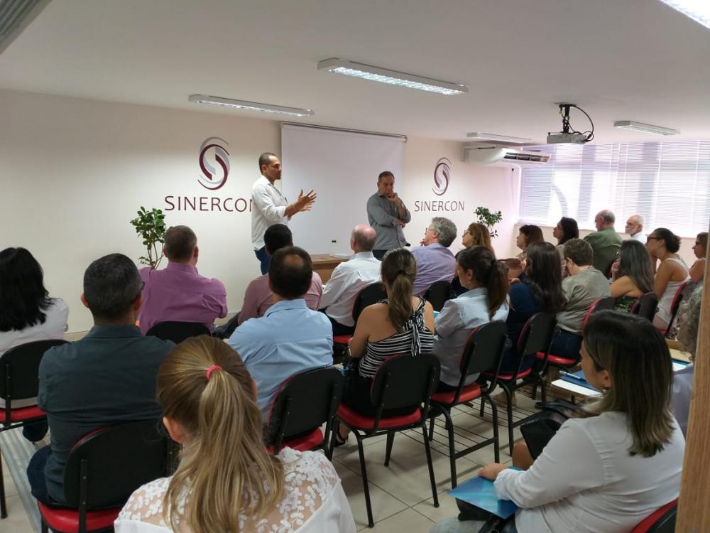 Oportunidade e atitude orientativa junto aos contribuintes omissos.